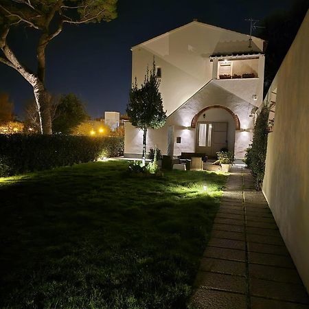La Villa Apartments Tinaia - Excellent For Sardegna & Corsica - 6-8 Beds - Private Parking Included With Camera Livorno Exterior foto
